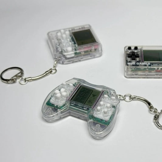 Mini Arcade Gaming Keychain – Portable Game Player & Cartoon Desk Decor Collectible Toy for Gamers/Offic